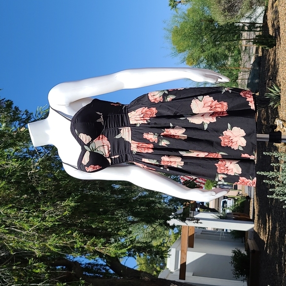 BAND OF GYPSIES Smocked Mini Dress XS Black Floral Skater Peplum Corset Sara - Picture 11 of 16